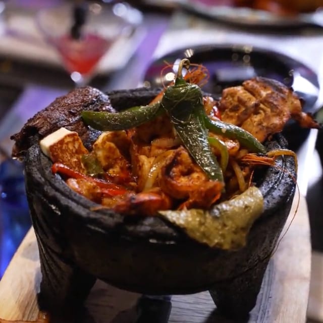 Molcajete Mar y Tierra.